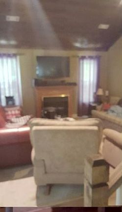 3rd image of 547 Teal Ln