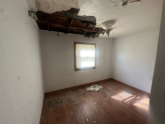 3rd image of 2404 Springfield Rd