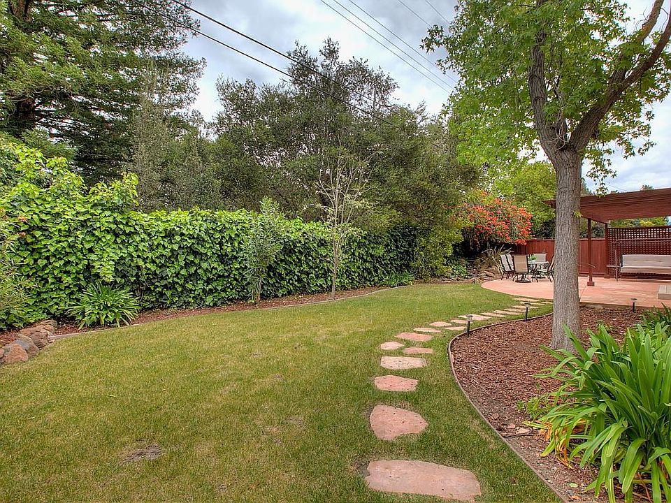 2nd image of 1036 Bentoak Ln