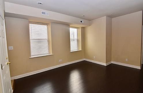 2nd image of 1325 N Franklin St #B01