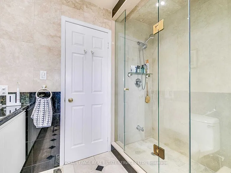 1447 Clearview Dr — Photo 25