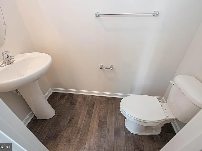 130 Willowtree Ln — Photo 30