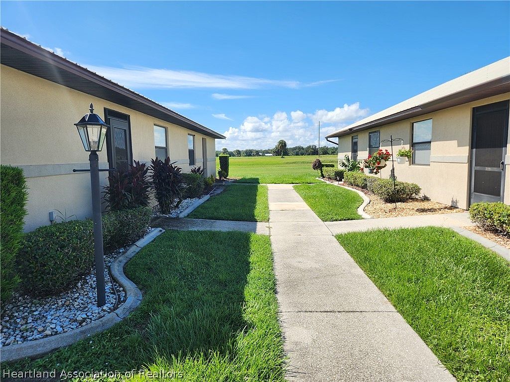 1516 Villaway W