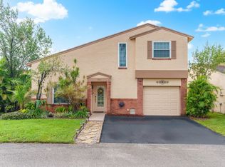 780 Cumberland Ter, Davie, FL 33325