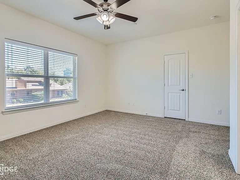 1412 Lake Crest Ln — Photo 16