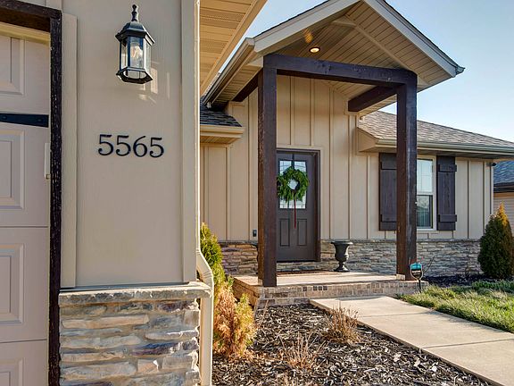 2nd image of 5565 W Pine Street