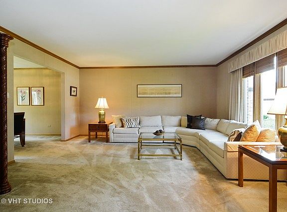 3rd image of 2211 Amhurst Ct