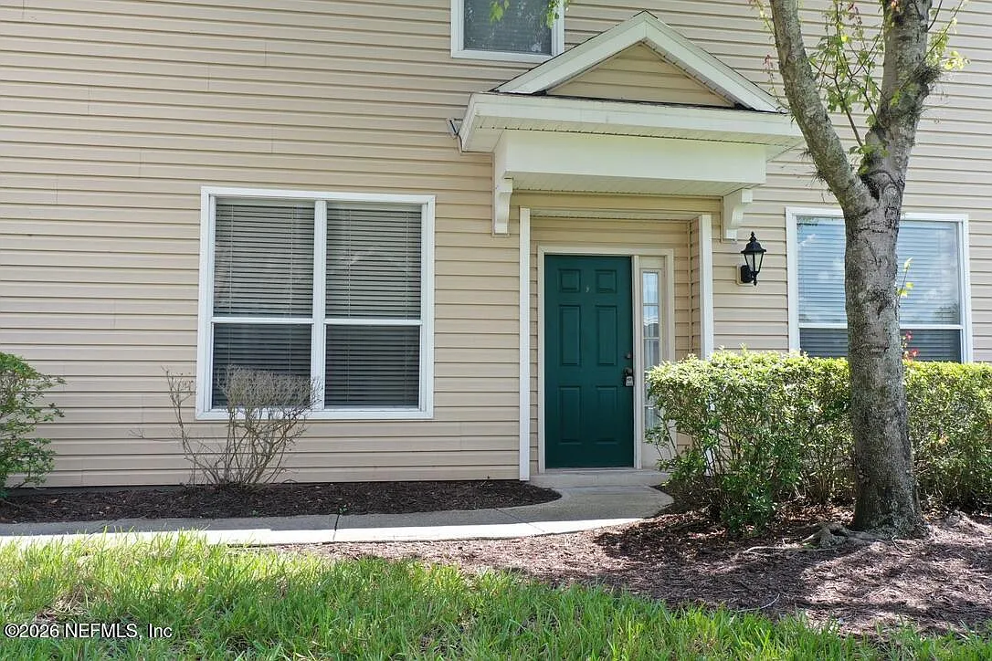 3 bed, 2.5 bath, 1659 sqft, $1,950 — Photo 2