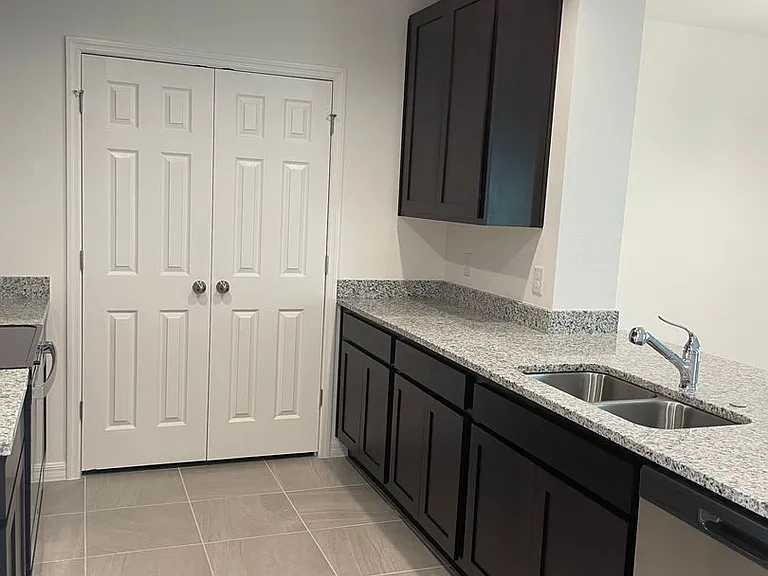 1120 Myrtle Hammock Ln — Photo 4