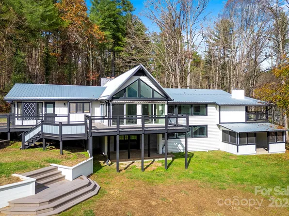 158 Glen Echo Ln, Hendersonville, NC 28739