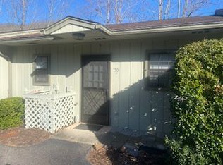 50 Mint Lake Ct E #B, Franklin, NC 28734