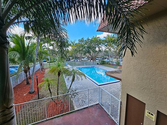 3rd image of 120 Sparrow Dr APT 208
