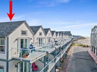 290 N Pacific St, Rockaway Beach, OR 97136