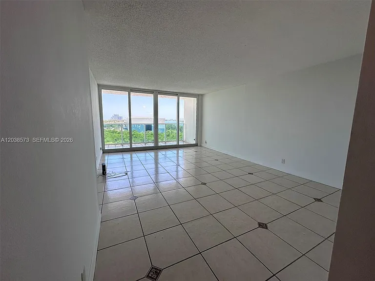 100 Bayview Dr #823 — Photo 22