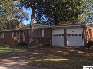 428 Madison Cir, Gadsden, AL 35904