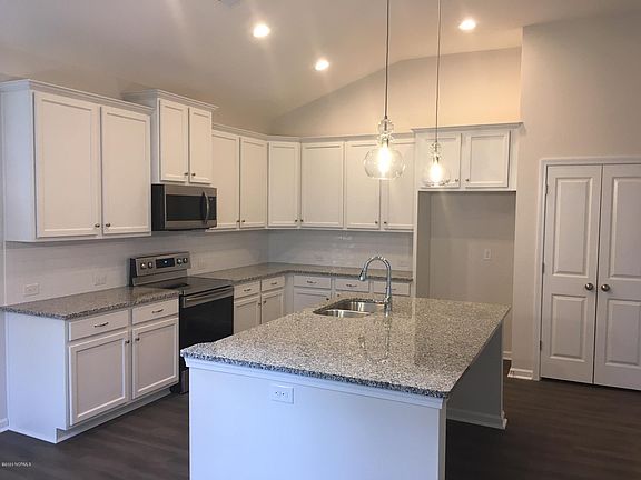 5th image of 8821 Wadsworth Drive