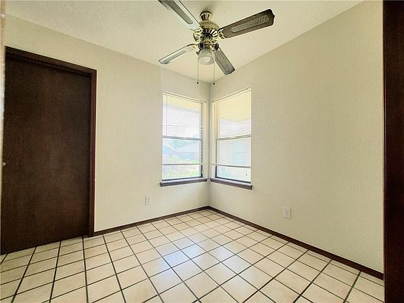 5th image of 163 Barrett Pl