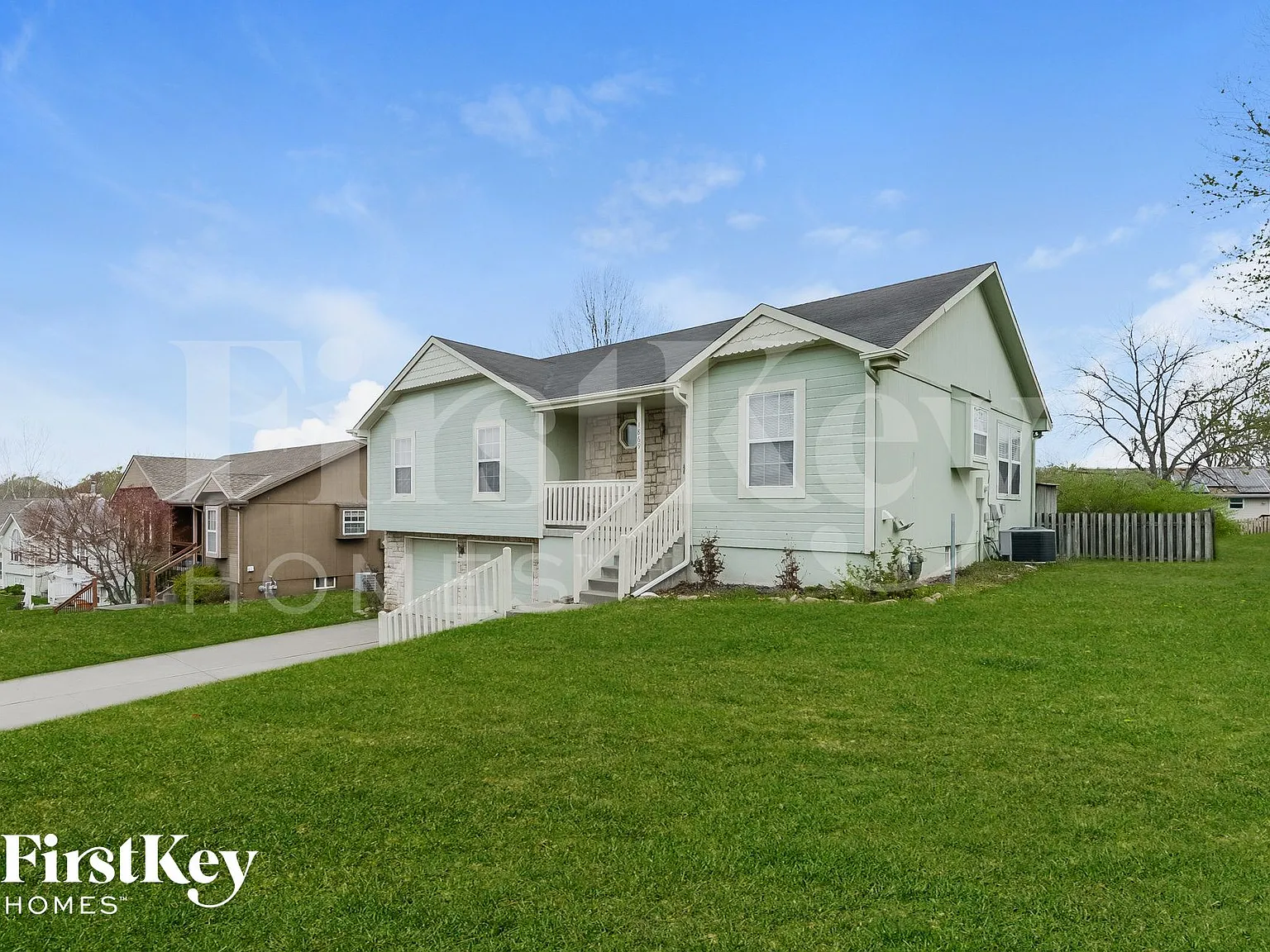 3 bed, 2.5 bath, 1328 sqft, $2,295 — Photo 2
