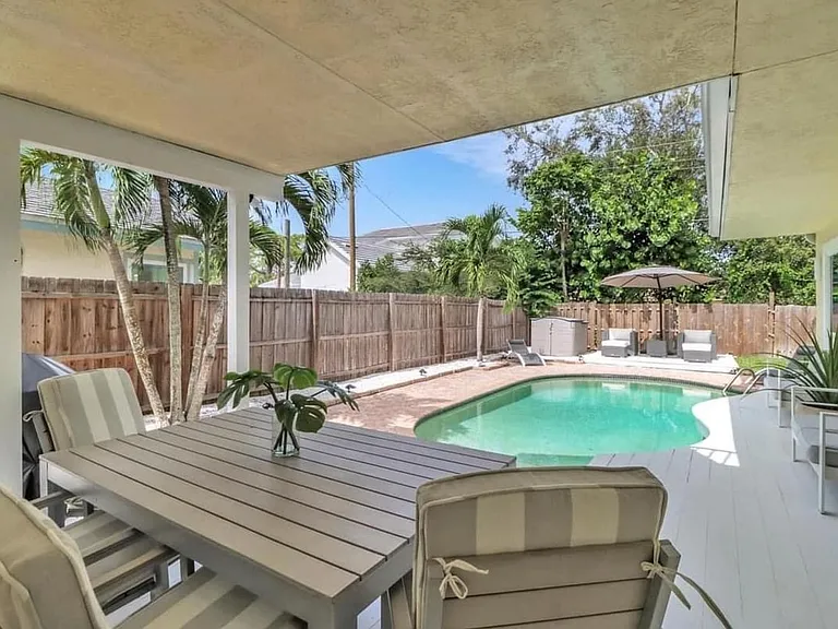 1097 Frank Whiteman Blvd — Photo 5