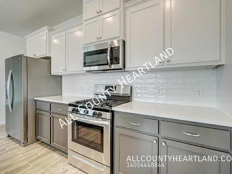 528 NW 175th St — Photo 7