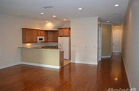 4th image of 3210 W Horatio St Unit 6