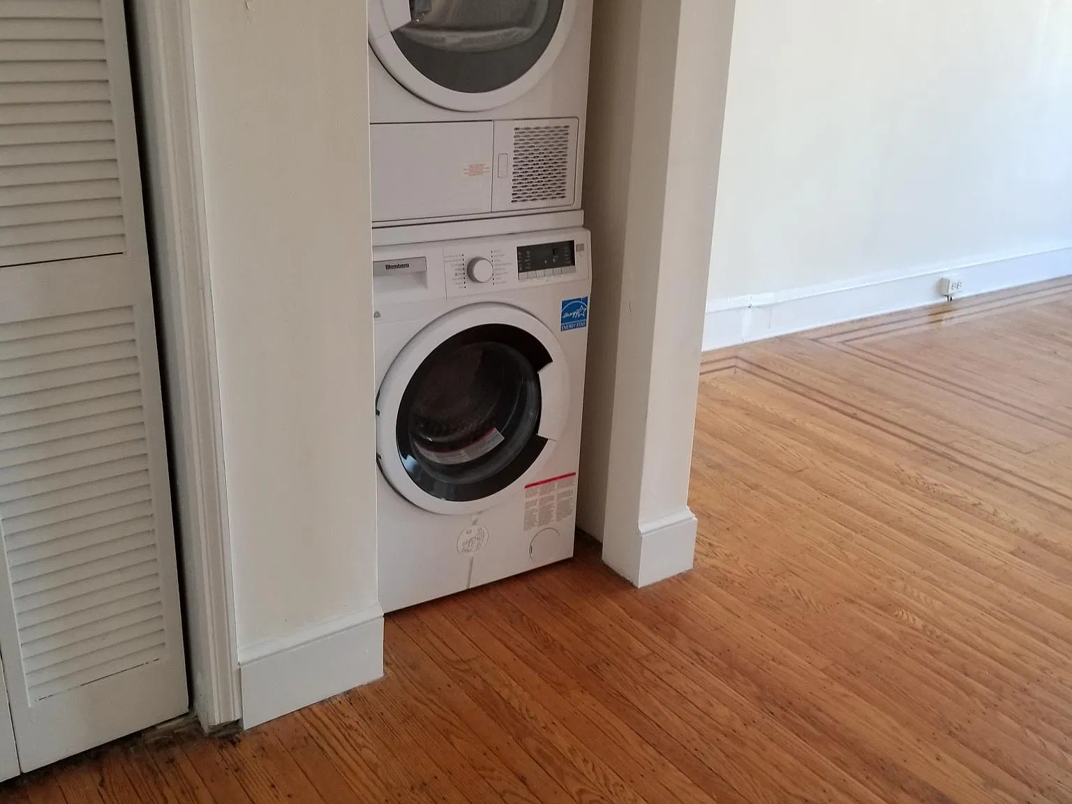 2 bed, 950 sqft, $1,700 — Photo 3