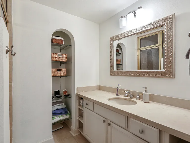 3777 Peachtree Rd #321 — Photo 14