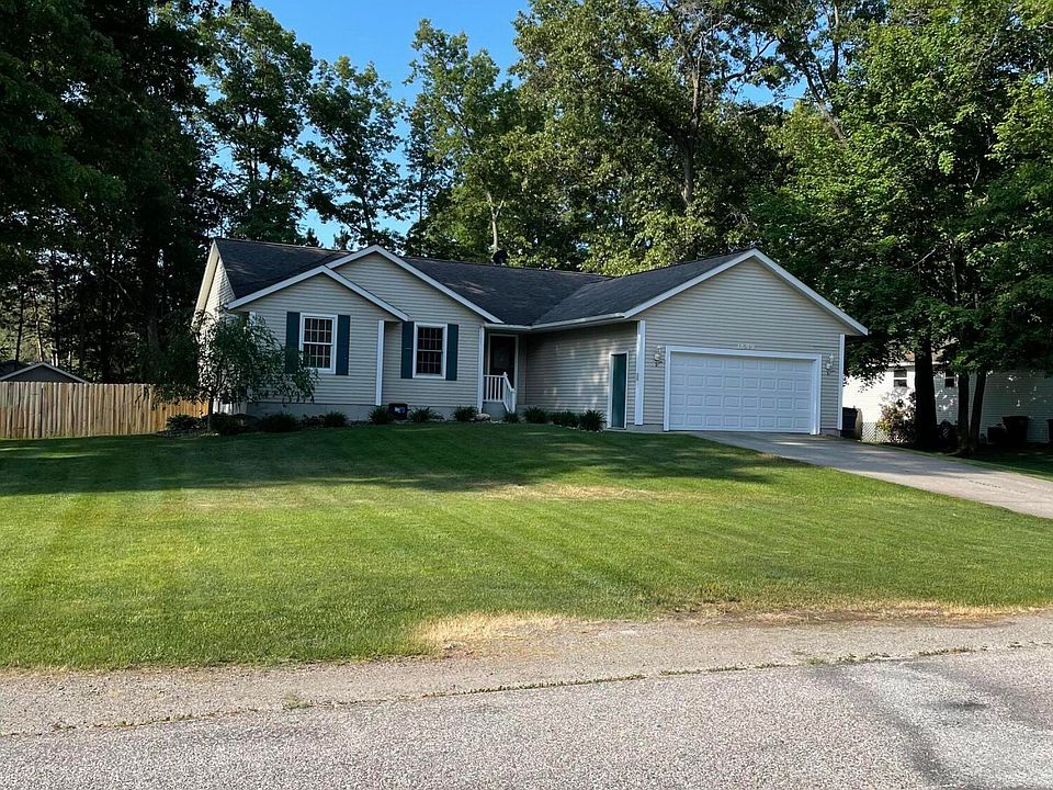 1st image of 1649 Charlevoix Dr