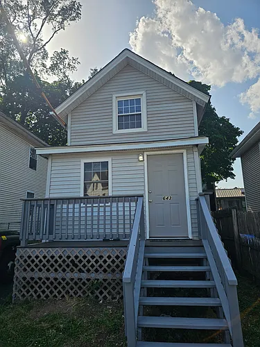 643 Washington Ave Photo 1