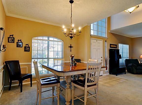 4th image of 5712 Frio Dr