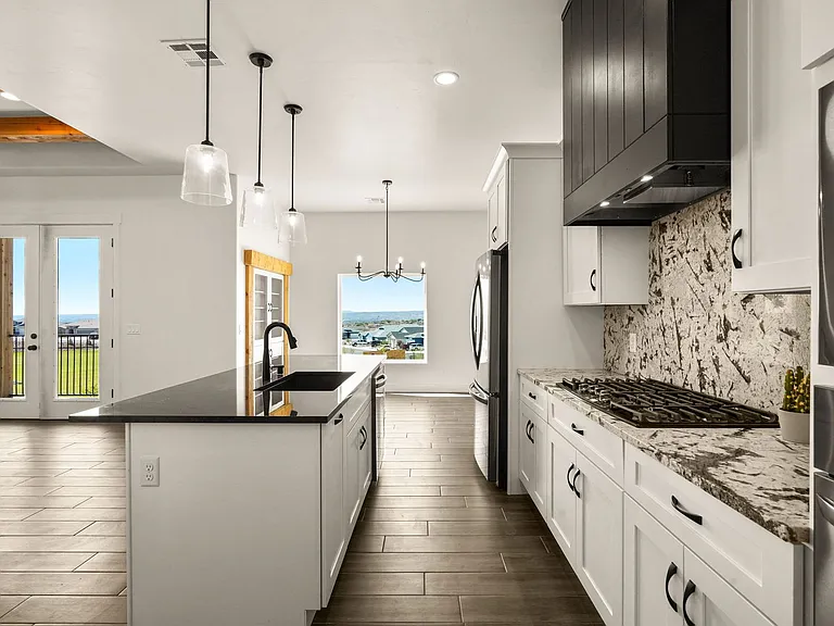 4025 Boardwalk Rd — Photo 18