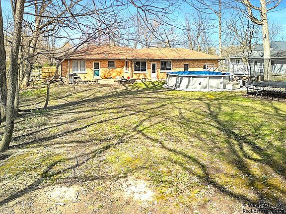 4th image of 20121 N Woodland Cir