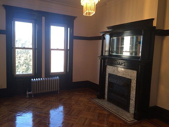 3rd image of 819 Lincoln Pl #2