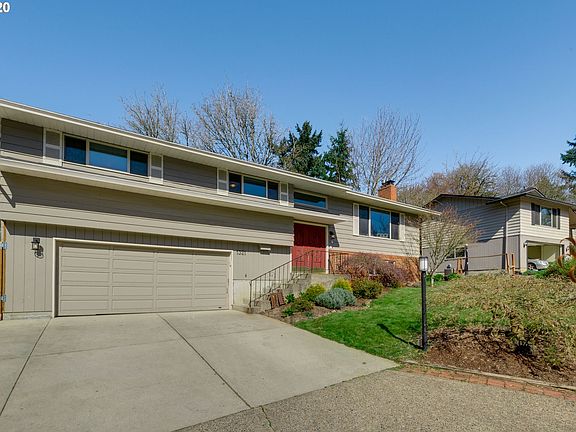3rd image of 1321 SE Eastwood Ct