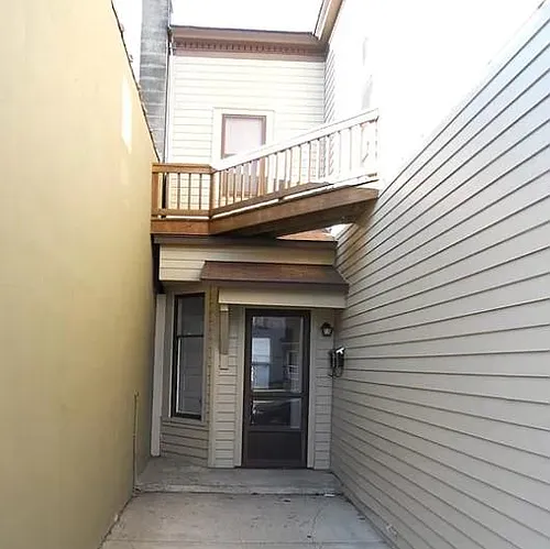 808 Bridge St NW Photo 1