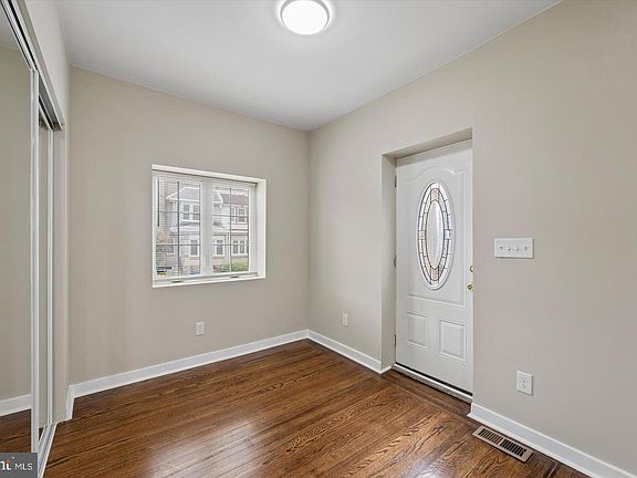 4th image of 6221 Gardenia St