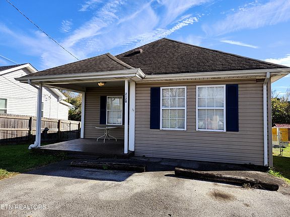 2nd image of 2120 Chipman St