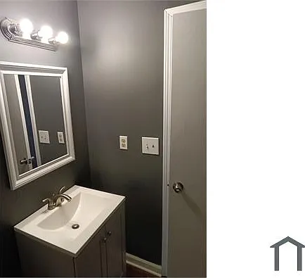524 Vanderbilt St — Photo 3