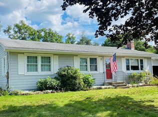 56 Raydon Road Ext, York, ME 03909