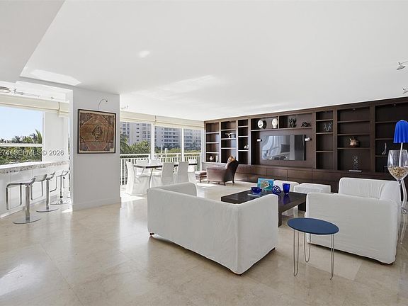 2nd image of 613 Ocean Dr APT 5D