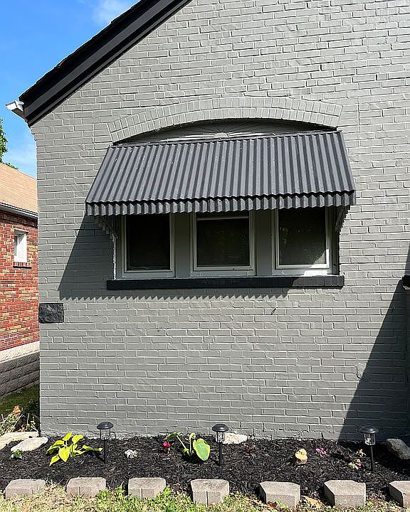 2nd image of 2910 Lincoln Ave
