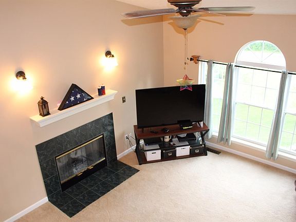 4th image of 20128 Alpine Dr