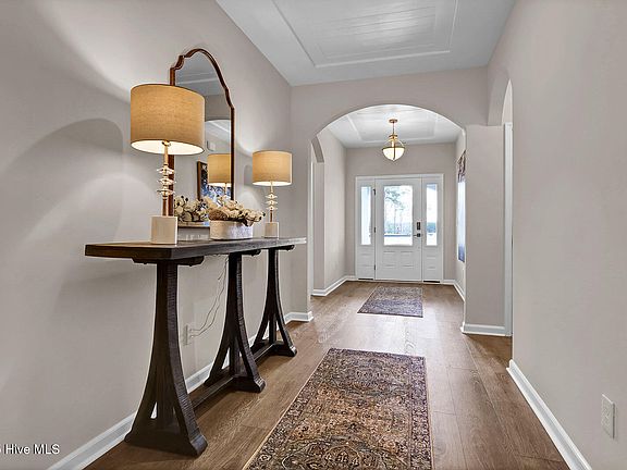 5th image of 554 Heart Pne Avenue
