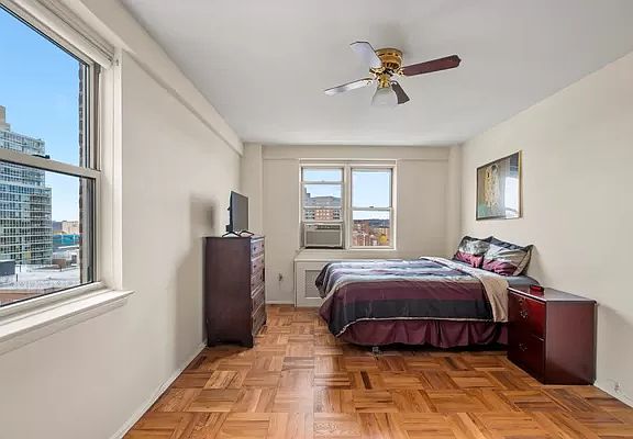 4th image of 3725 Henry Hudson Pkwy W #12GF