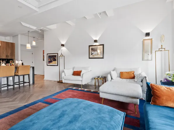 142 Charles Street image 4 of 13