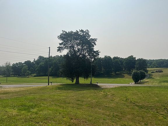 4th image of 406 Mount Zion Rd