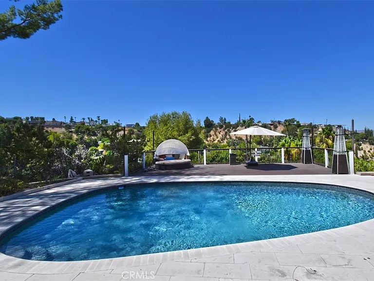 4347 Coronet Dr — Photo 35