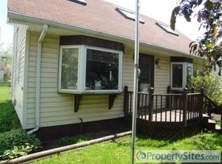944 William St, Menasha, WI 54952