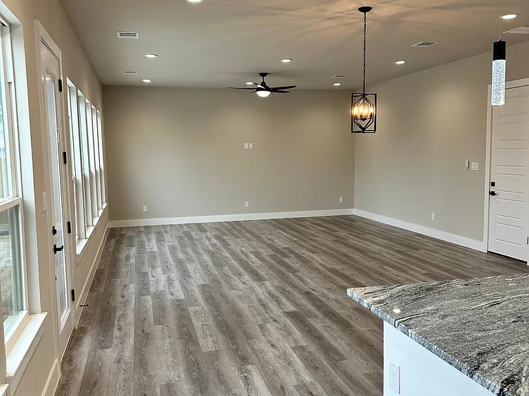 2408 Peabody Ave — Photo 13