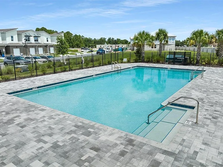 987 Spring Palms Loop — Photo 3